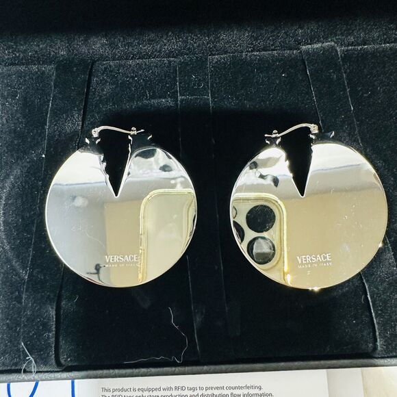 NIB Versace Rhinestone Barocco Virtus Silver Circle Hoop Earrings $1,125 - Picture 11 of 12